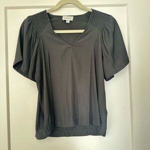 Evereve Black Short Sleeve V-Neck Blouse Relaxed Fit